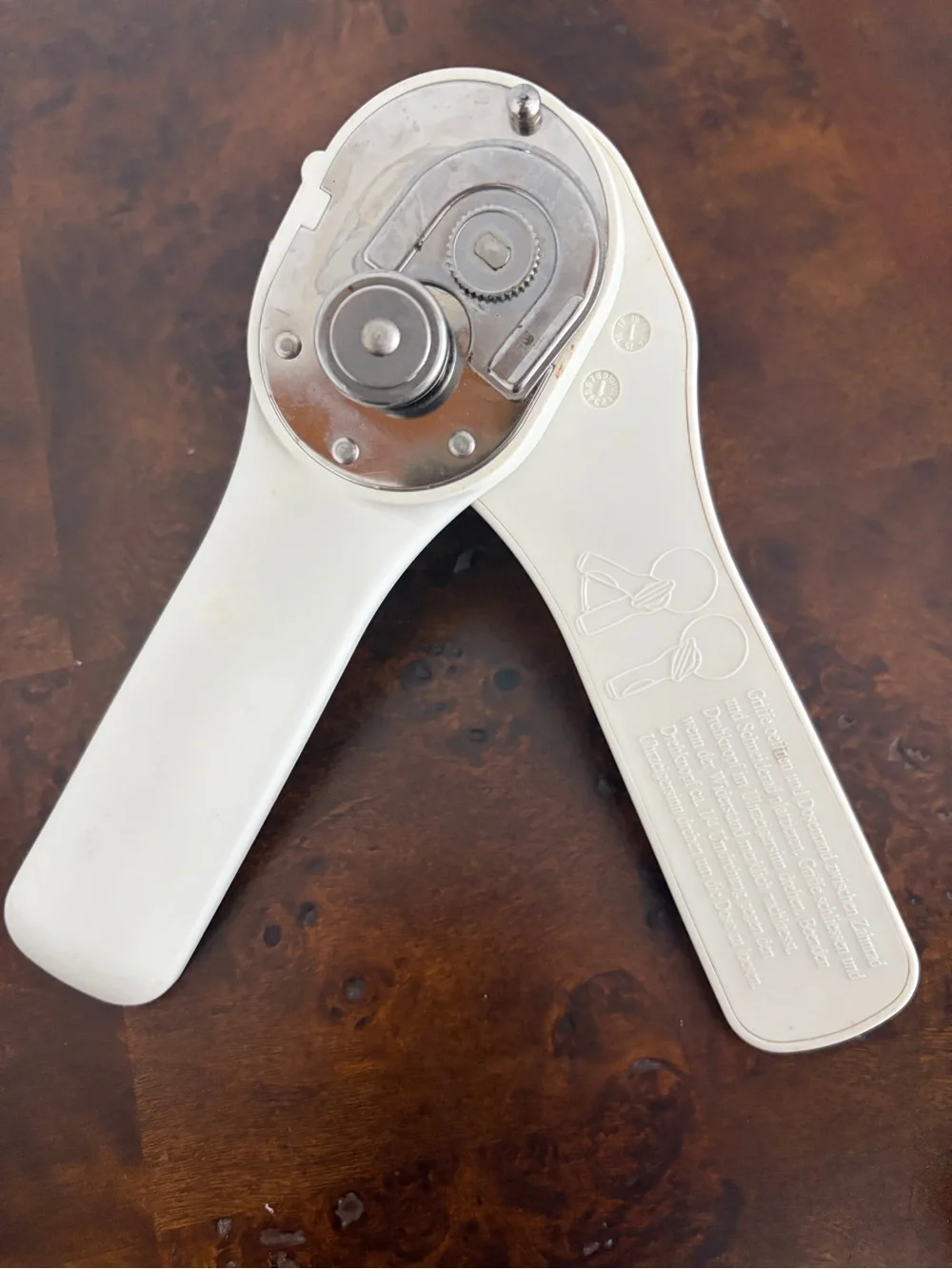 Kuhn Rikon White Smooth Edge Can Opener